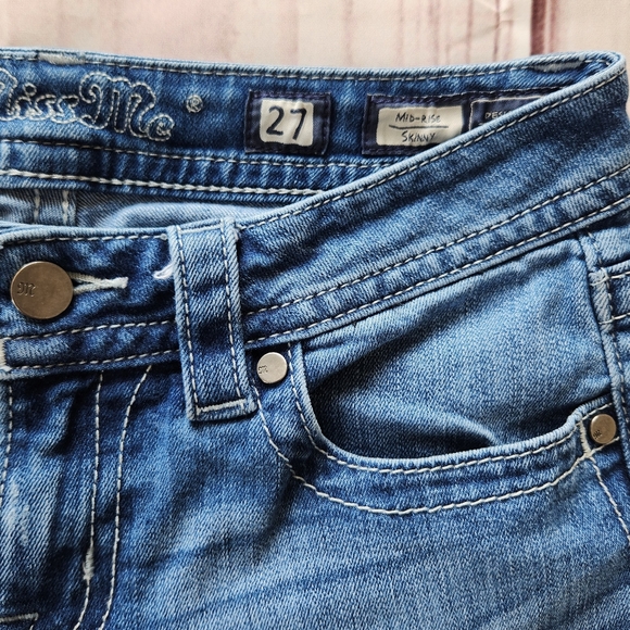 Miss Me "Mid-rise Skinny" Embroidered Floral Patch Blue Jean | Women's Size 27 - Picture 5 of 11